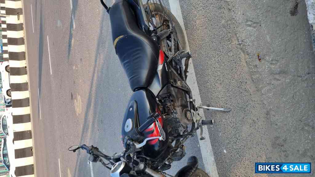 Black Bajaj Avenger Street 220