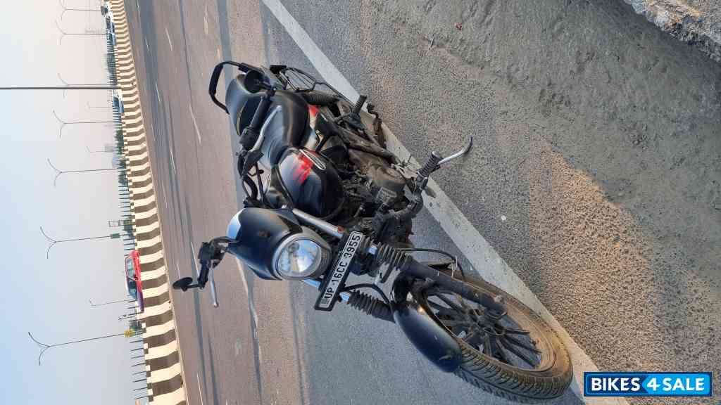 Black Bajaj Avenger Street 220