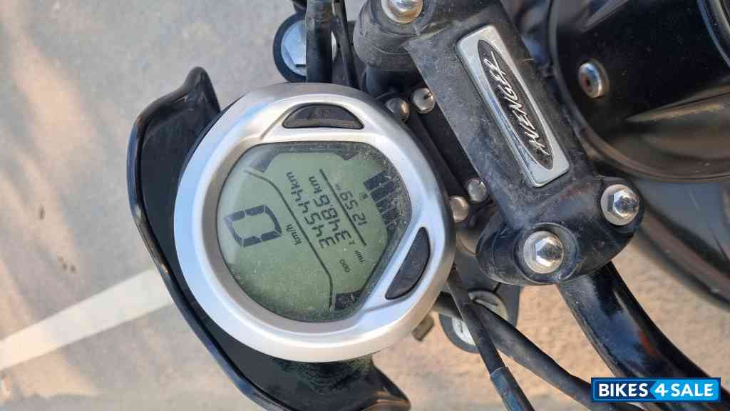 Black Bajaj Avenger Street 220