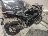 Dark Knight Yamaha R15 V4