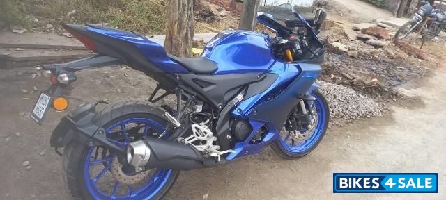 Blue Yamaha  R15 v4