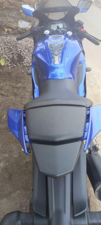 Blue Yamaha  R15 v4