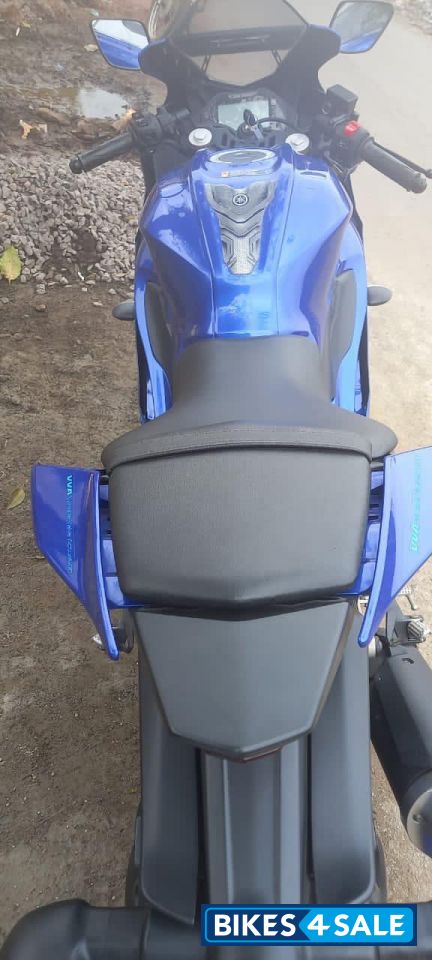 Blue Yamaha  R15 v4