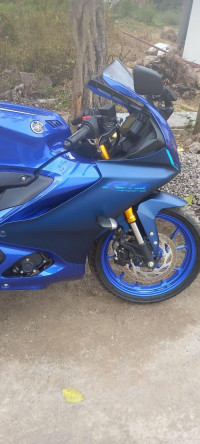 Blue Yamaha  R15 v4
