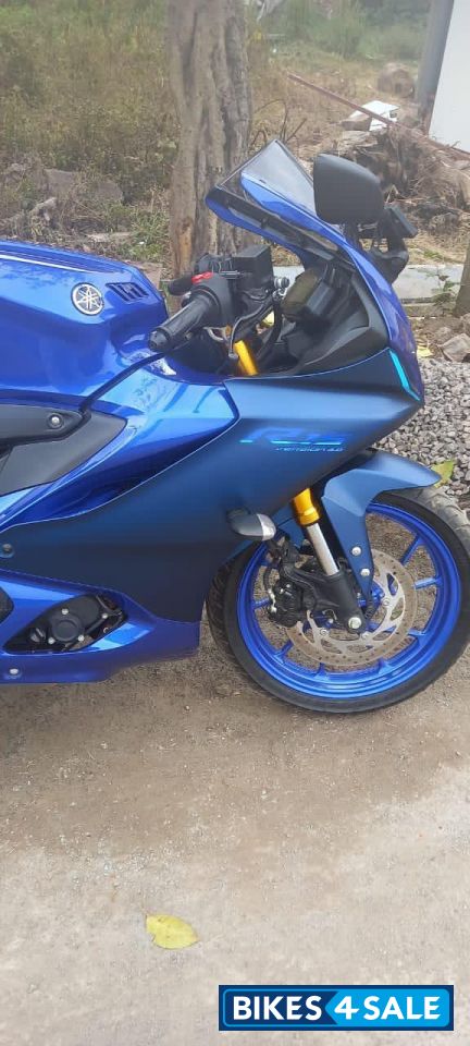 Blue Yamaha  R15 v4