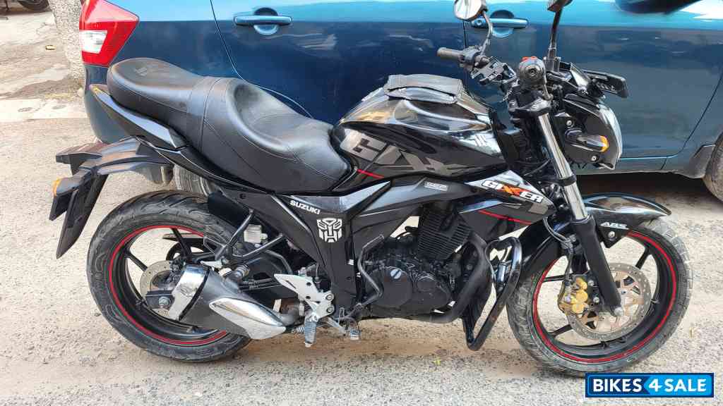 Suzuki Gixxer ABS