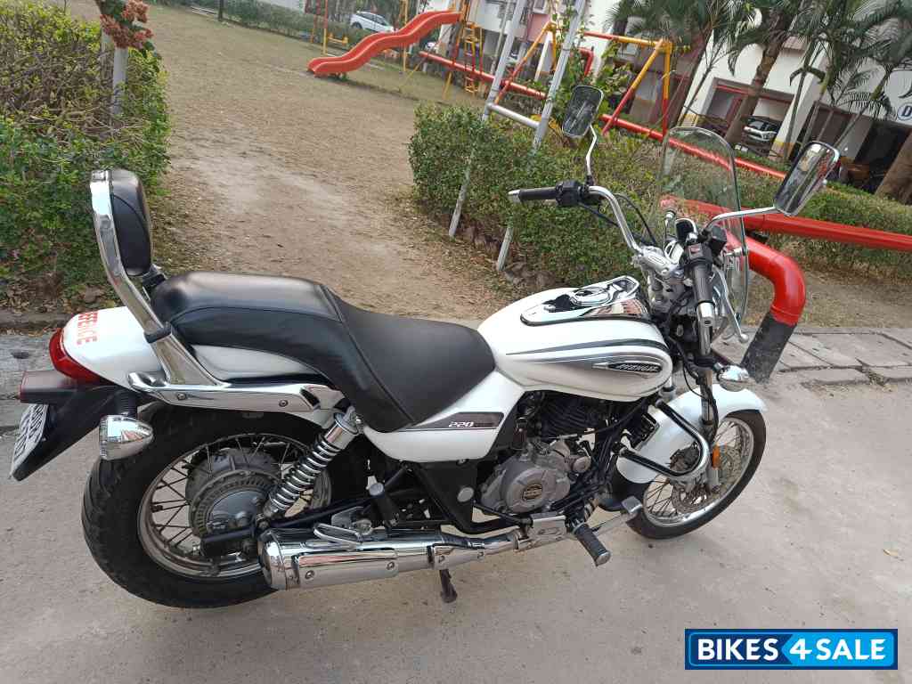 Bajaj Avenger Cruise 220