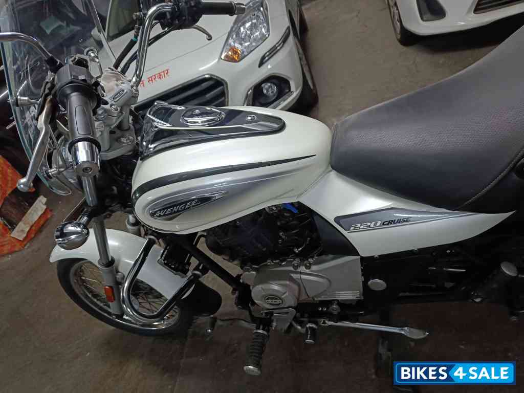 Bajaj Avenger Cruise 220