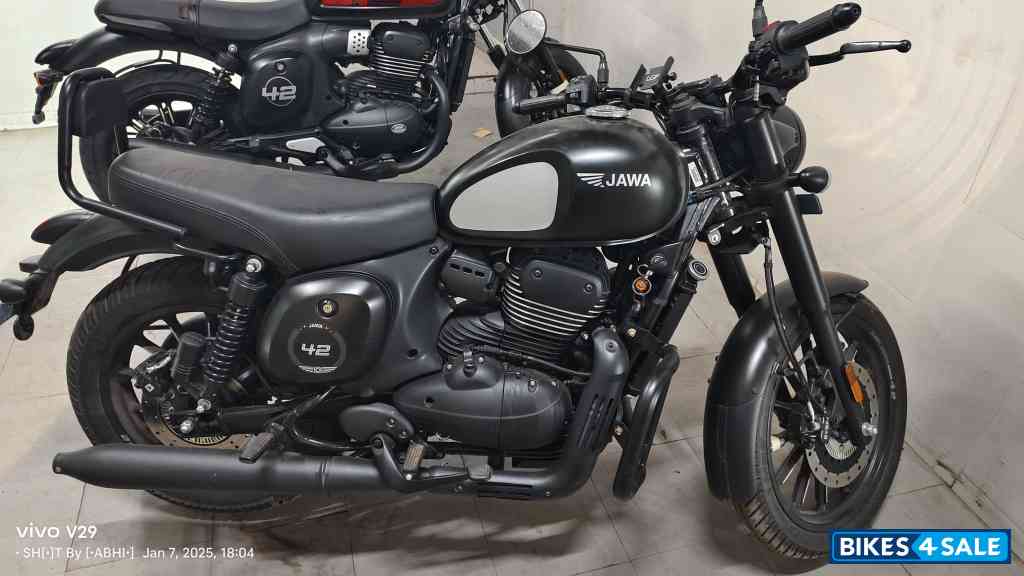 Jawa 42 Dual Tone