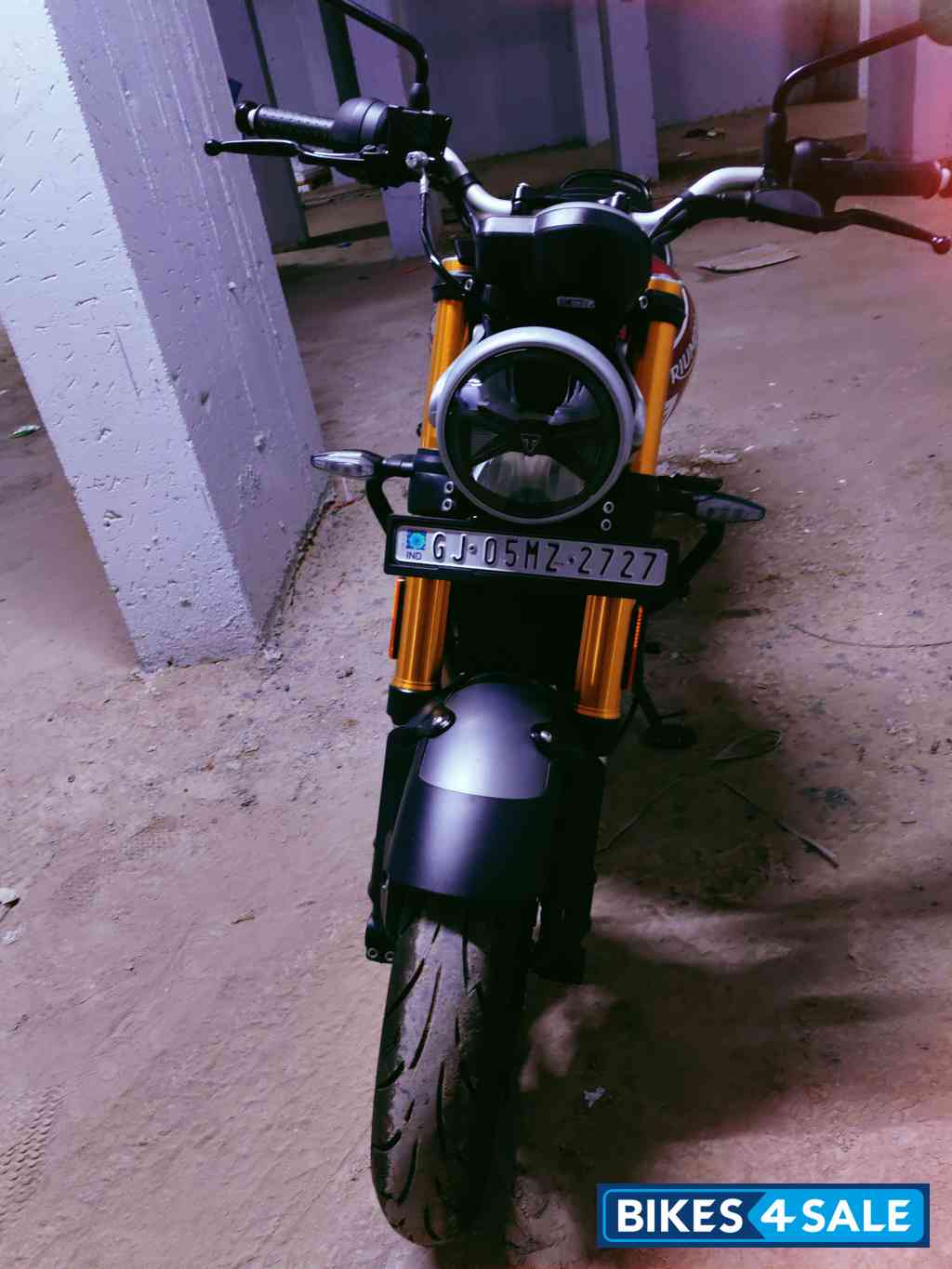 Red Black Triumph Speed 400