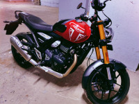 Red Black Triumph Speed 400