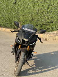 Yamaha R15 V4