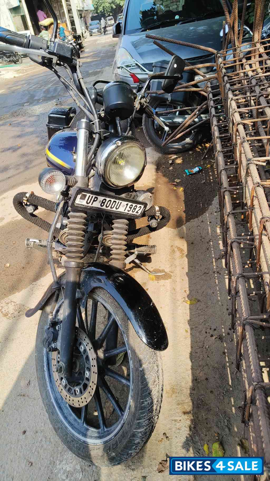 Blue Bajaj Avenger Street 160