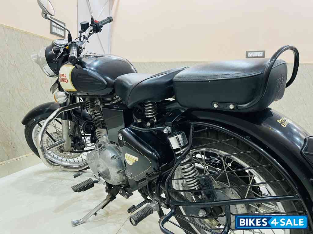 Black Royal Enfield Bullet 350 Black Royal Enfield Bullet 350
