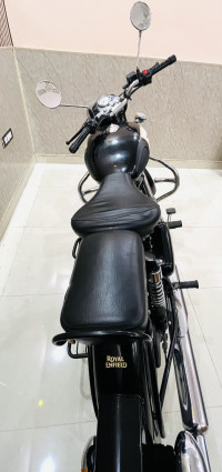 Black Royal Enfield Bullet 350