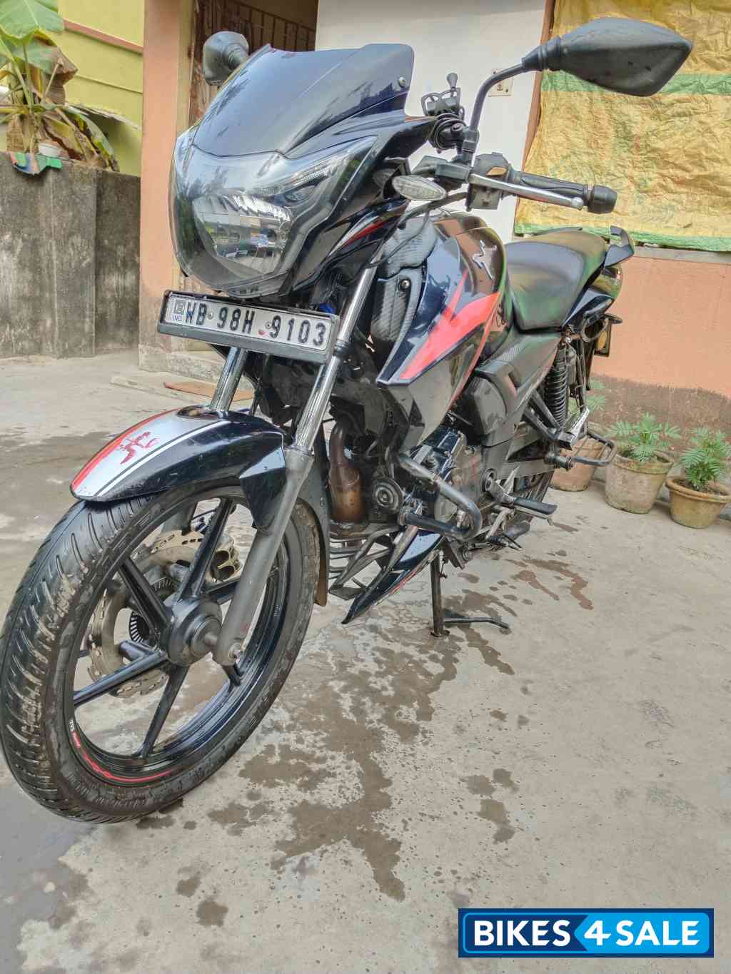 Black TVS Apache RTR 160 2020
