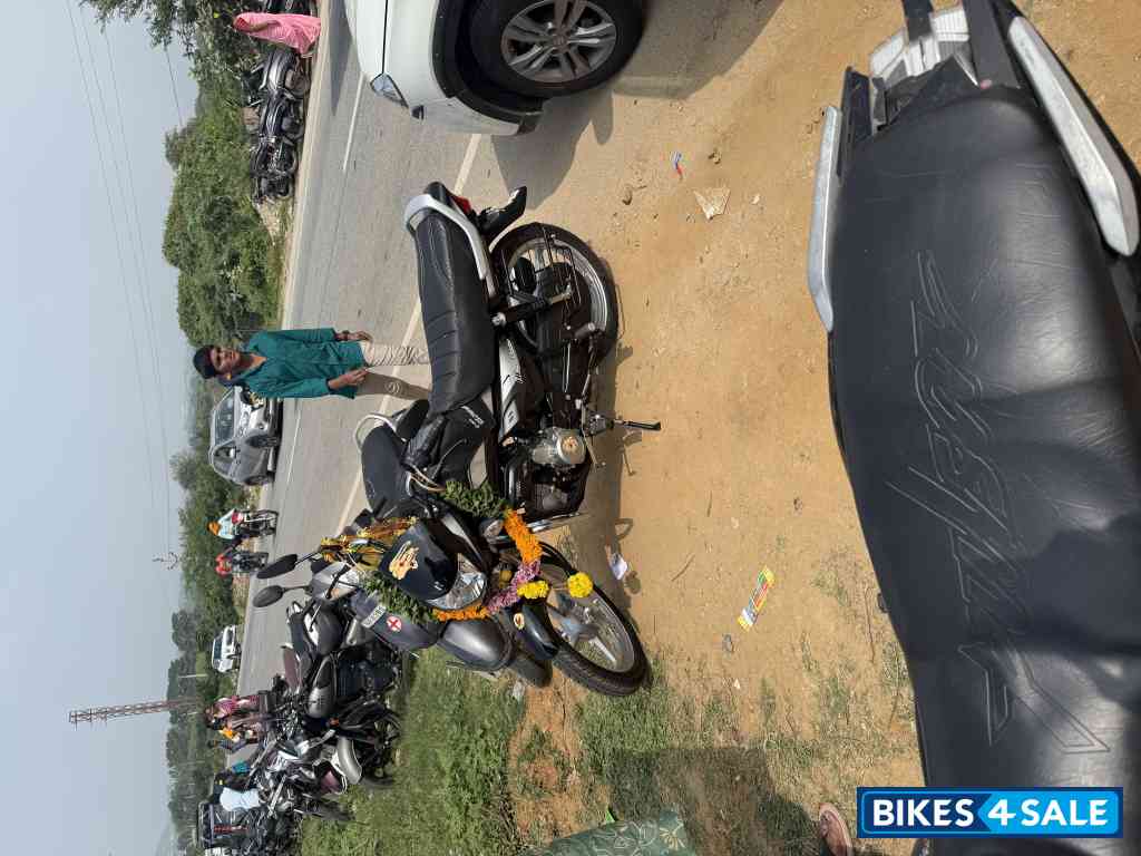 Black Gray Stripe Hero HF Deluxe BS6