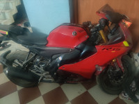 Yamaha R15 V4