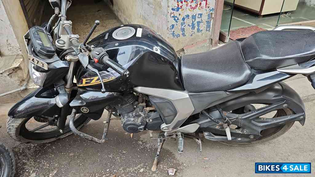 Yamaha FZ
