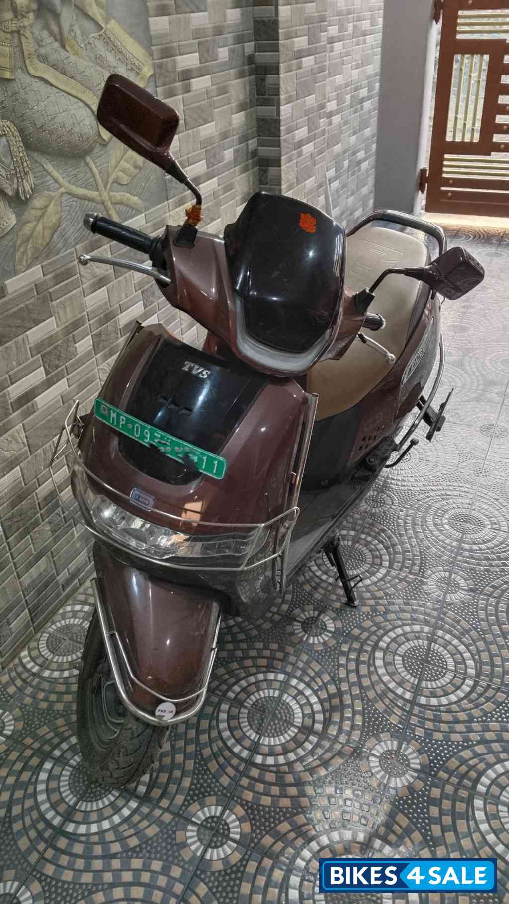 Metalic Coper TVS iQube S