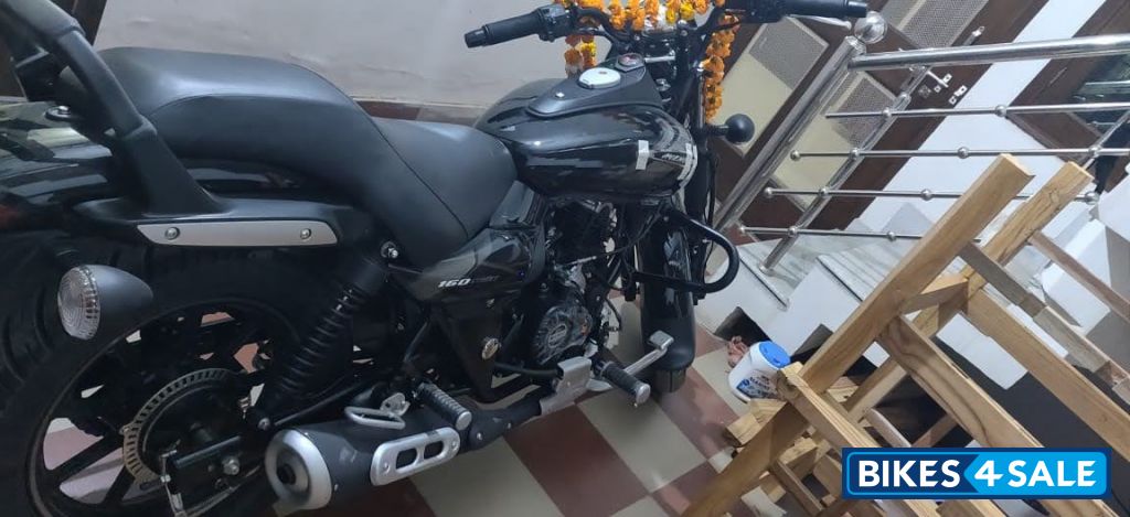 Black Bajaj Avenger Street 160