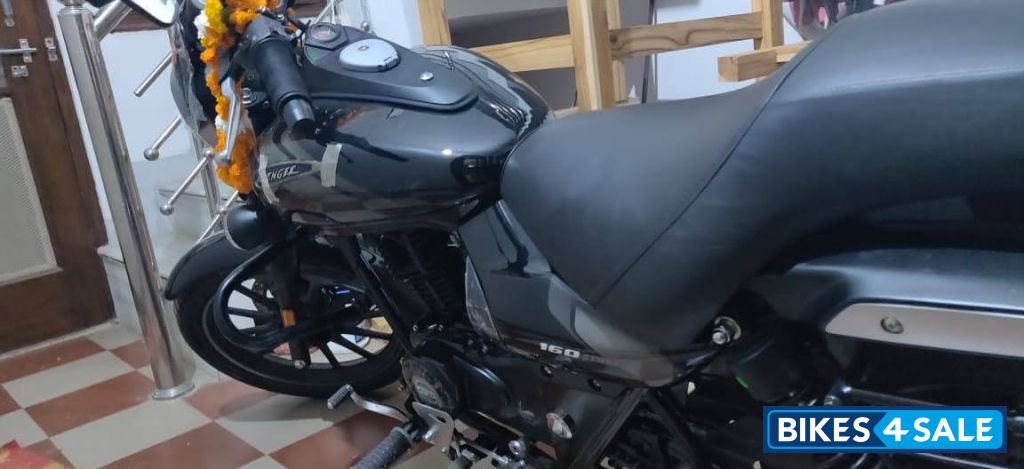 Black Bajaj Avenger Street 160