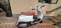 White Vespa 125