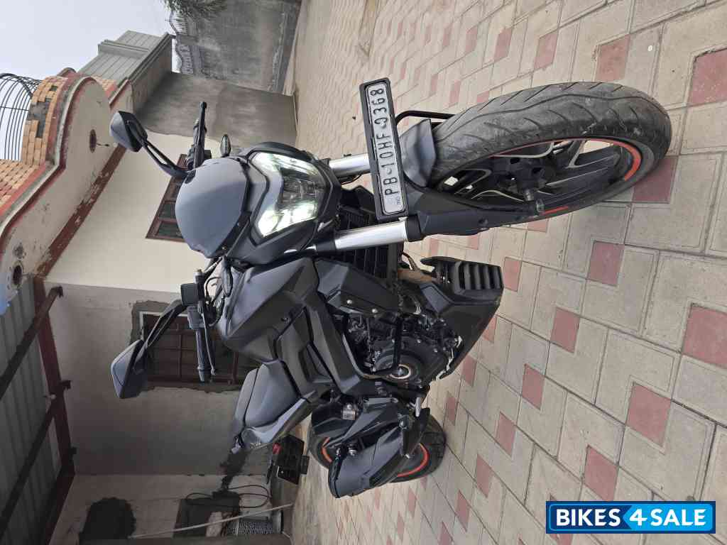 Black Bajaj Dominar 400 ABS BS6