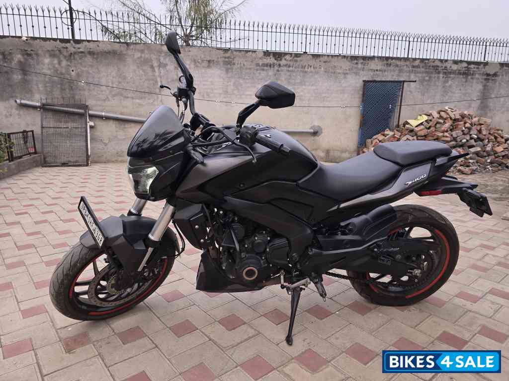 Black Bajaj Dominar 400 ABS BS6