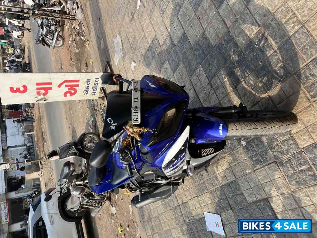 Yamaha YZF R15 V2