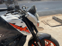 KTM Duke 125