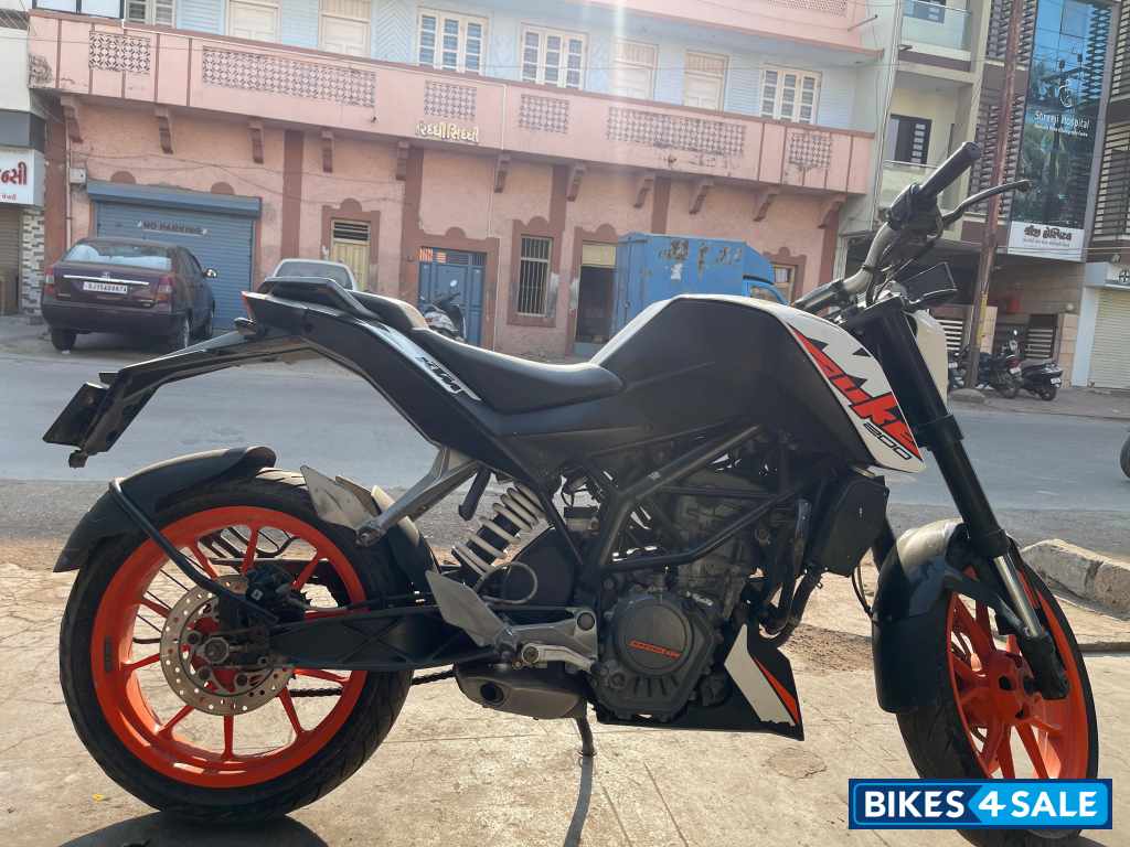 KTM Duke 125