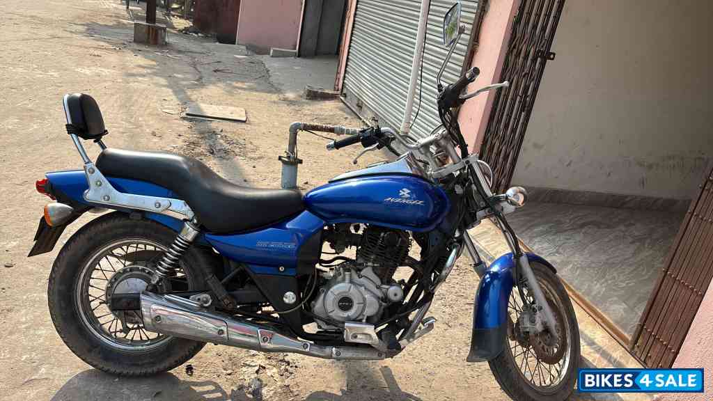 Bajaj Avenger 220 DTS-i