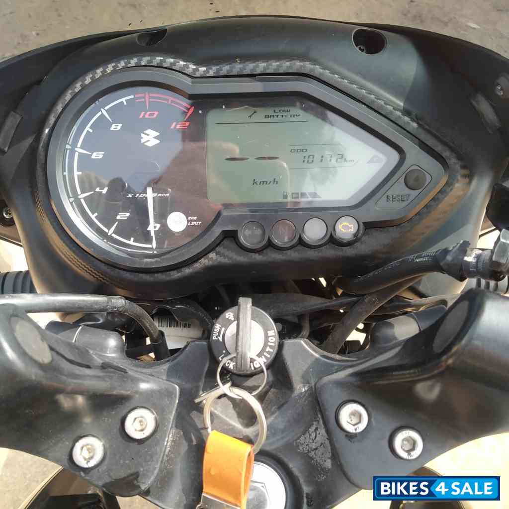 Blue Bajaj Pulsar 125 Carbon Fibre Disc Single Seat Blue Bajaj Pulsar 125 Carbon Fibre Disc Single Seat