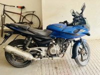 Bajaj Pulsar 220F 2011 Model