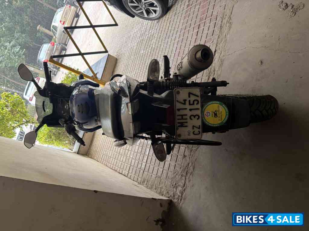 Bajaj Pulsar 220F