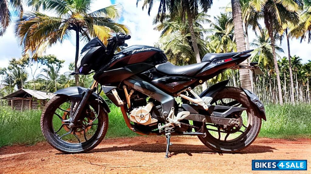 Bajaj Pulsar 200 NS