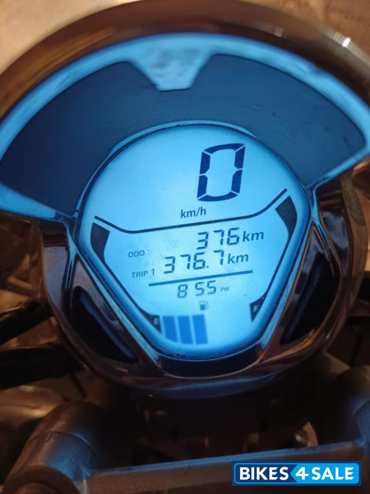 Black Bajaj Avenger Cruise 220