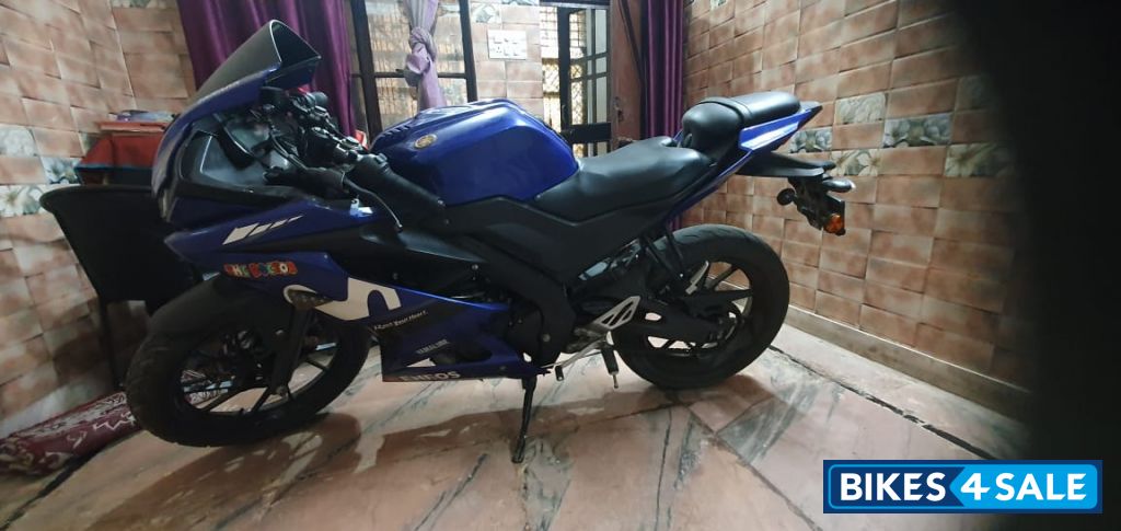 Blue Yamaha YZF R15 V2