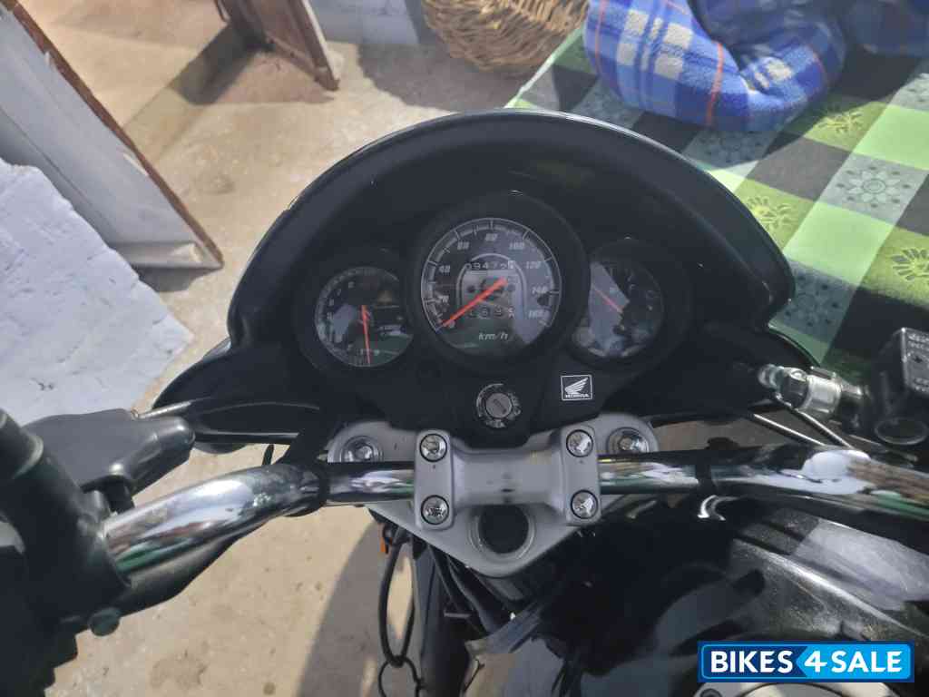 Pearl Igneous Black Honda Unicorn 160 BS6