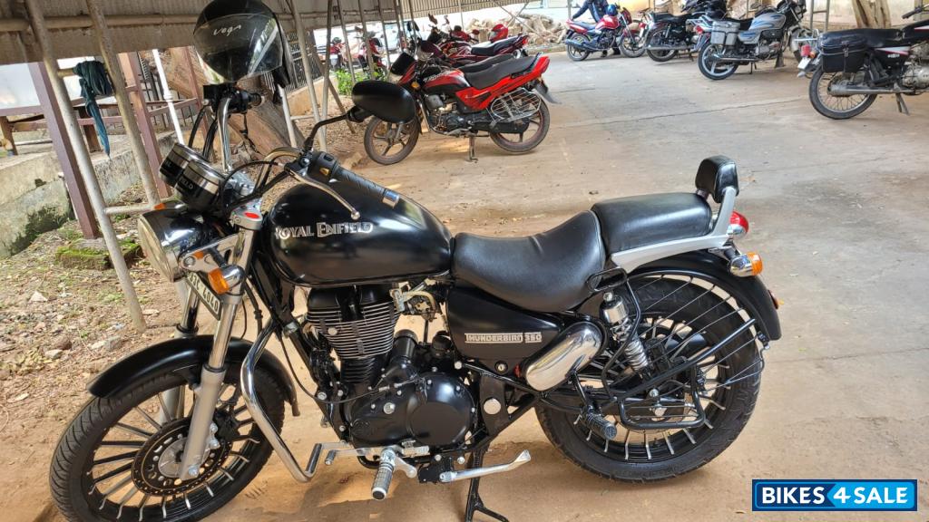 Black Royal Enfield Thunderbird 350