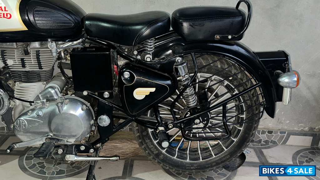 Black Royal Enfield Classic 350