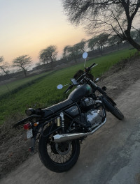 Matte Black (downtown Drag) Royal Enfield Interceptor 650 Twin