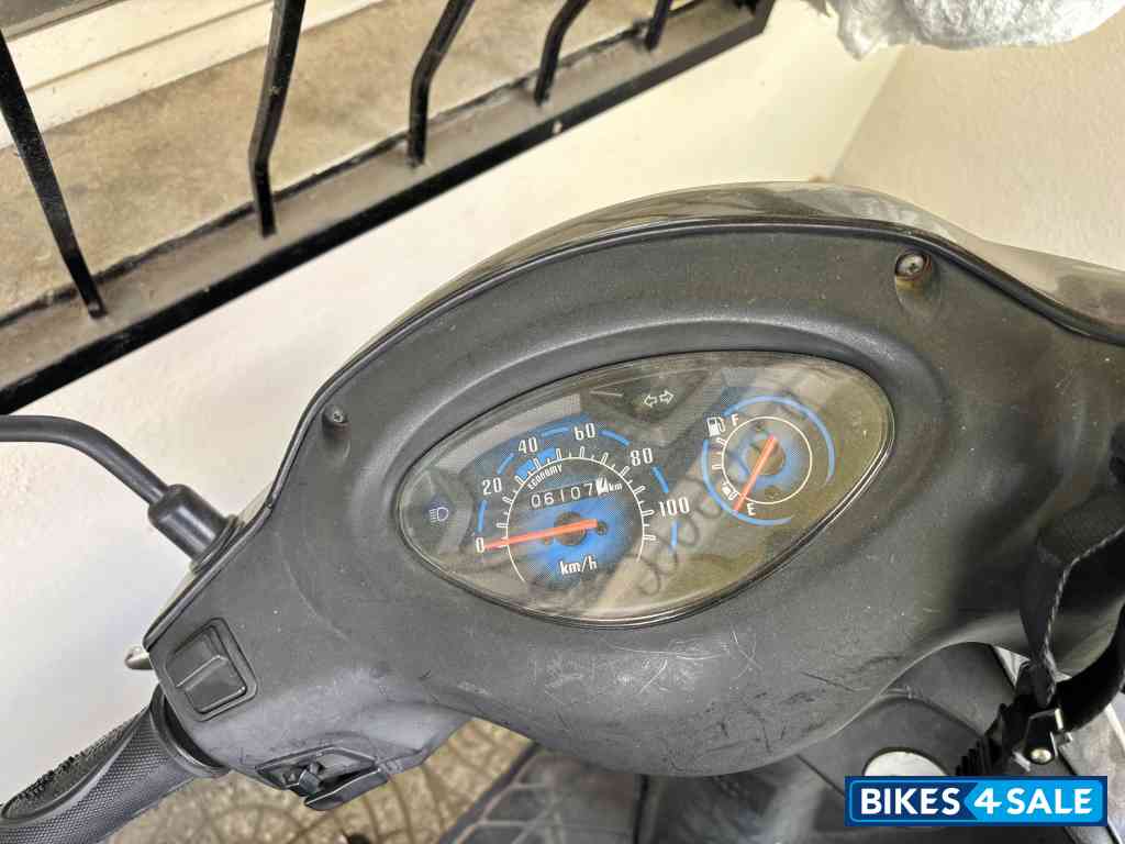 Black Suzuki Access 125