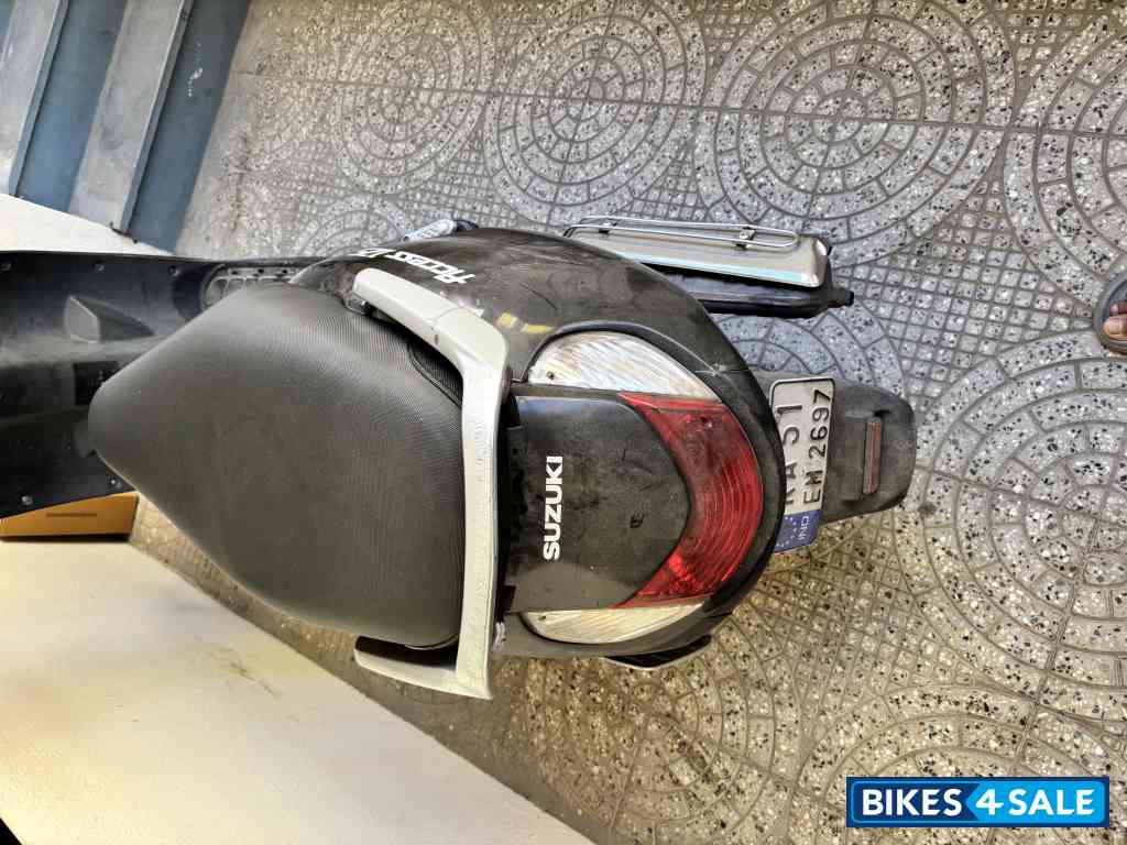 Black Suzuki Access 125 Black Suzuki Access 125