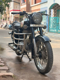 Black Royal Enfield Classic 350