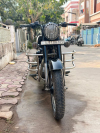 Black Royal Enfield Classic 350