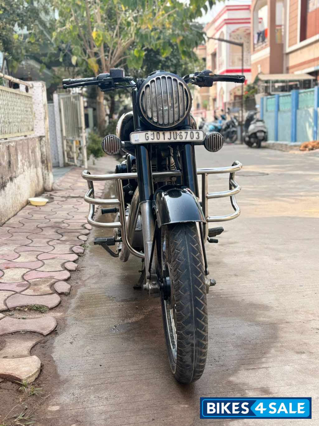 Black Royal Enfield Classic 350