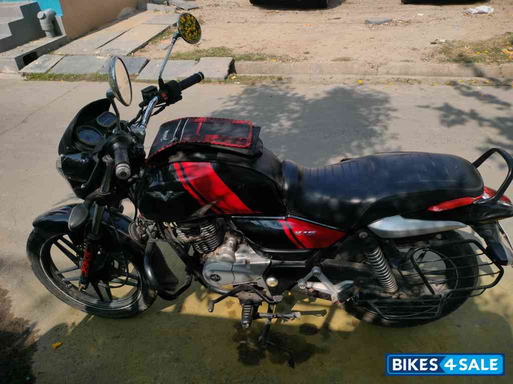 Bajaj V15