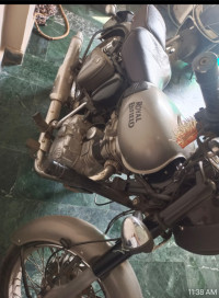 Gun Metal Grey Royal Enfield Classic Gunmetal Grey